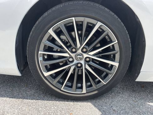 Used 2023 Lexus ES 350 w/ Premium Package FWD image 32