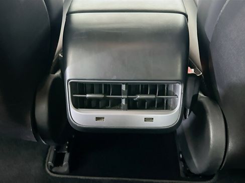 Used 2018 Tesla Model 3 Long Range image 27