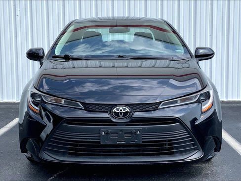 Used 2024 Toyota Corolla LE FWD image 3