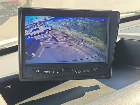 Used 2017 Mercedes-Benz Sprinter 3500 image 7