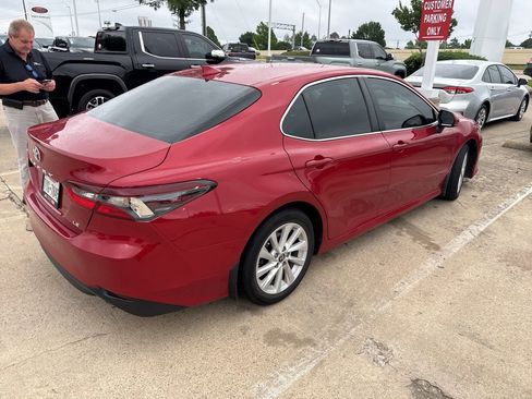 Used 2024 Toyota Camry LE FWD image 4