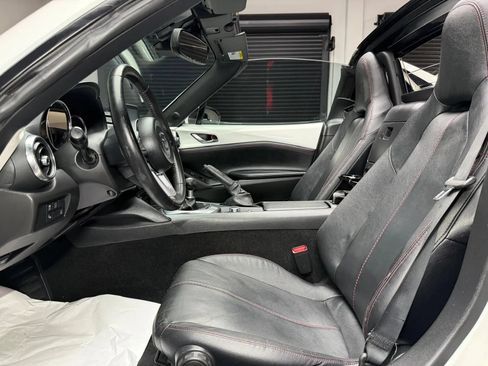 Used 2017 MAZDA MX-5 Miata RF Grand Touring RWD image 22