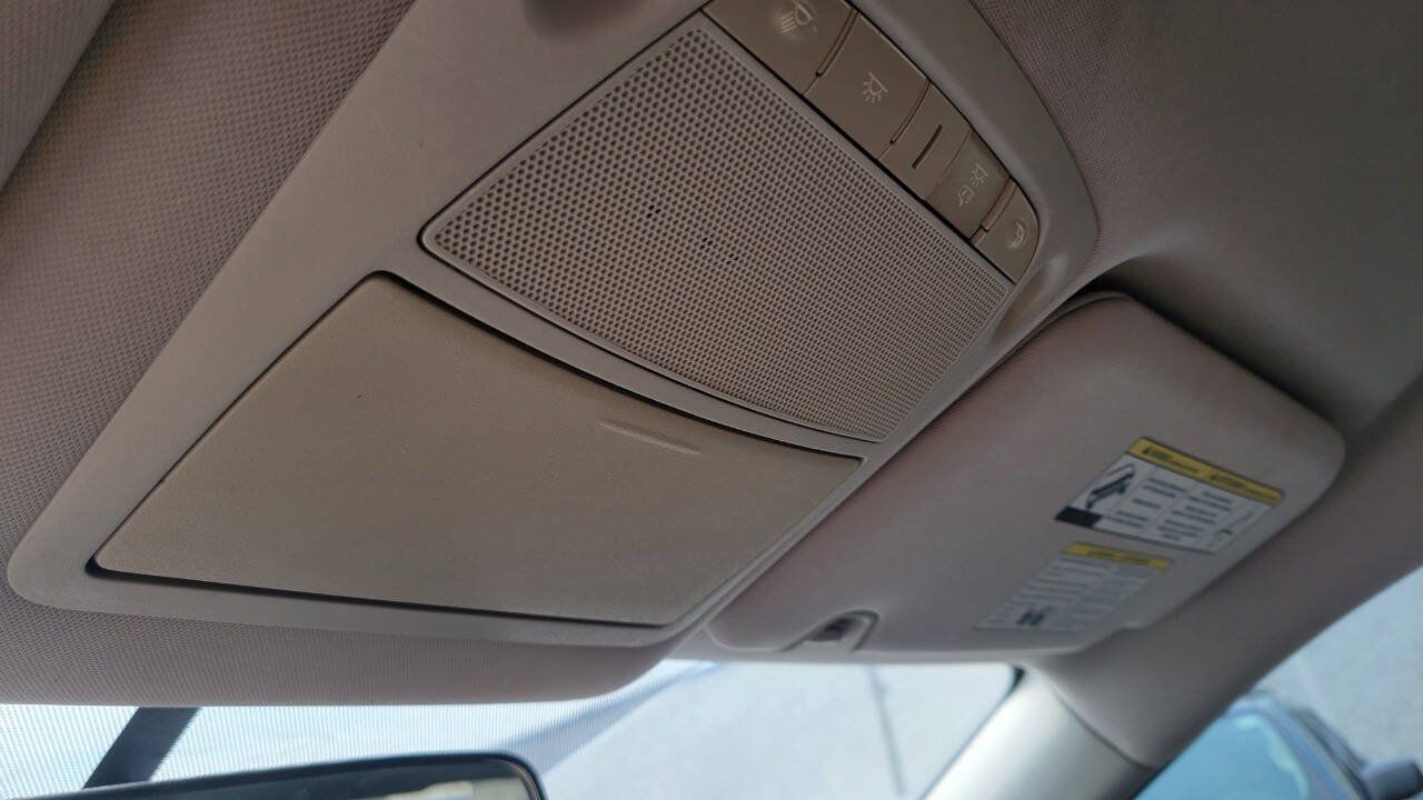 Used 2015 Nissan Rogue SV FWD image 32