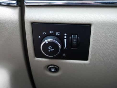 Used 2017 Jeep Grand Cherokee Limited w/ Luxury Group II image 26