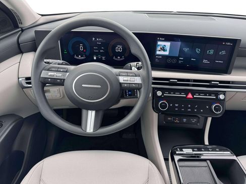 New 2025 Hyundai Tucson SEL image 17