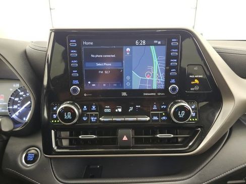 Used 2020 Toyota Highlander Limited AWD/4WD image 25