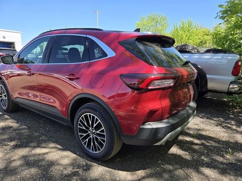 Certified 2026 Ford Escape SE FWD image 3