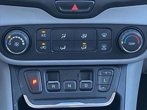 Used 2018 GMC Terrain SLE AWD/4WD image 11