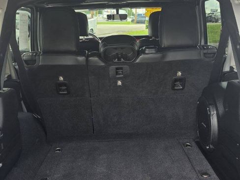 Used 2018 Jeep Wrangler Unlimited Rubicon AWD/4WD image 17