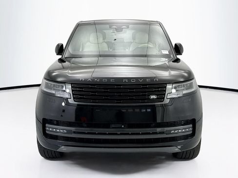 Used 2025 Land Rover Range Rover SE AWD/4WD image 2