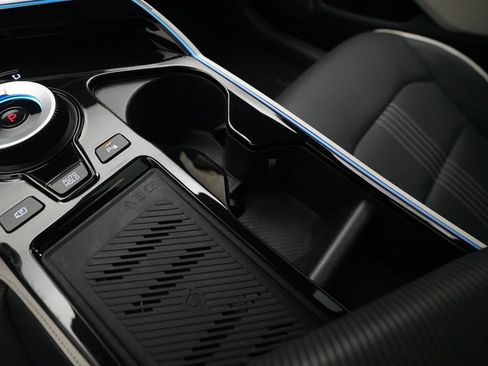 Certified 2023 Kia EV6 GT-Line AWD/4WD image 17