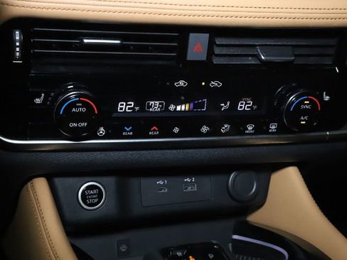 Certified 2023 Nissan Rogue Platinum w/ Platinum Premium Package AWD/4WD image 30