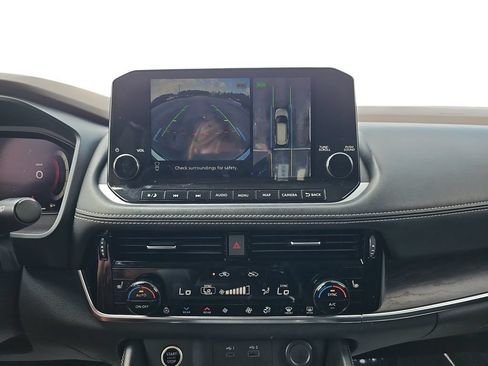 Used 2021 Nissan Rogue Platinum FWD image 23