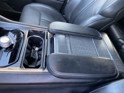 Used 2023 Jeep Wagoneer L Series II RWD image 42