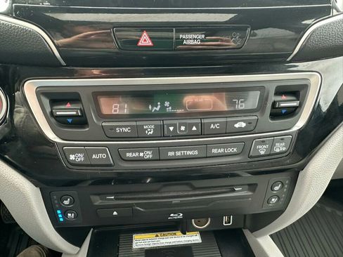 Used 2020 Honda Pilot Elite image 25