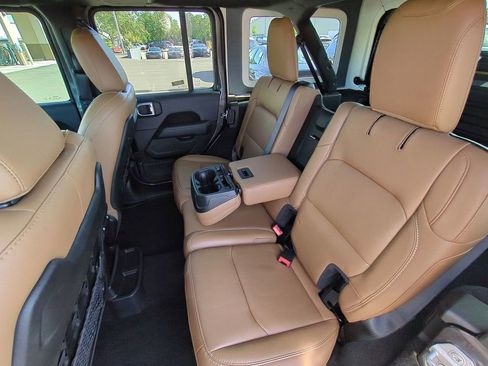 Used 2021 Jeep Wrangler Unlimited Rubicon w/ Dual Top Group image 13