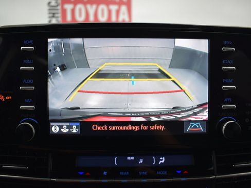 Used 2024 Toyota Sienna Platinum AWD/4WD image 26