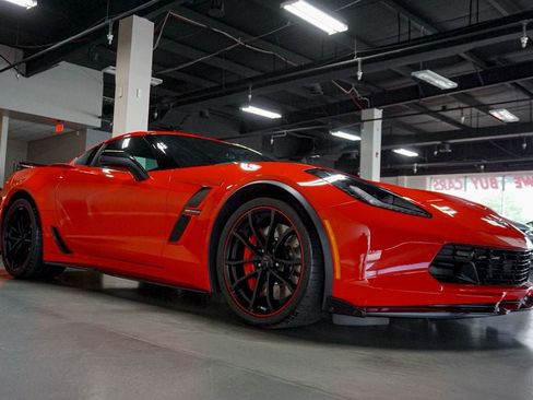 Used 2017 Chevrolet Corvette Grand Sport RWD image 2