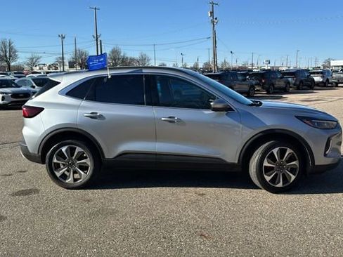 Certified 2023 Ford Escape Platinum image 3