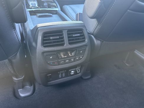 Used 2021 Honda Pilot Elite image 22