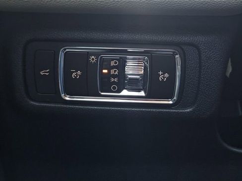 New 2026 Lincoln Corsair Premiere image 13