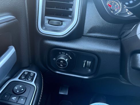 Used 2024 RAM 2500 Big Horn w/ Bed Utility Group image 15