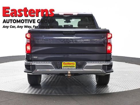 Used 2022 Chevrolet Silverado 1500 LT AWD/4WD image 6