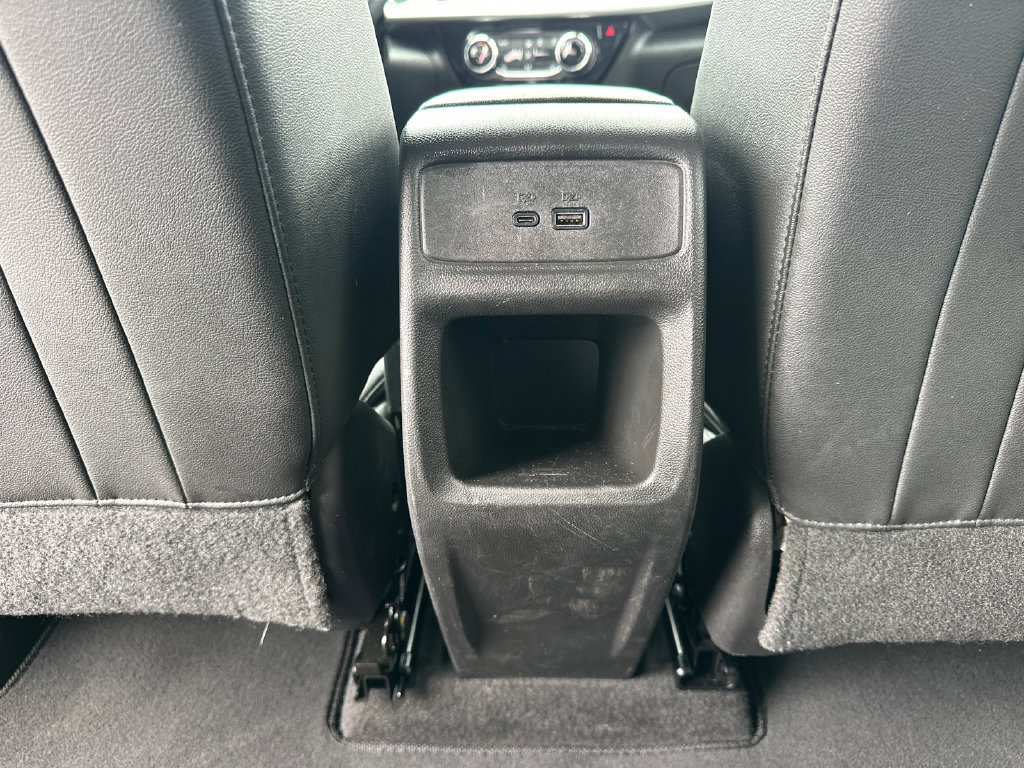 Used 2025 Chevrolet Trax LT w/ LT Convenience Package FWD image 22