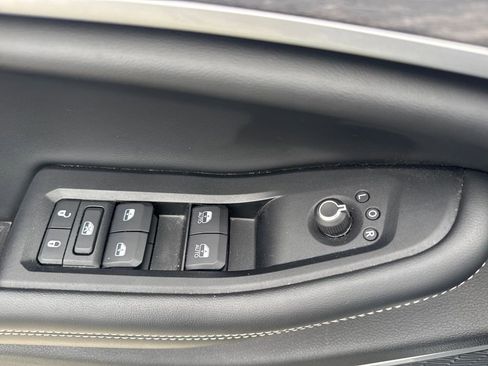 Used 2021 Jeep Grand Cherokee L Limited image 19