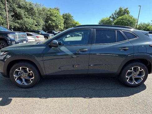 Used 2025 Chevrolet Trax LT w/ Driver Confidence Package FWD image 8