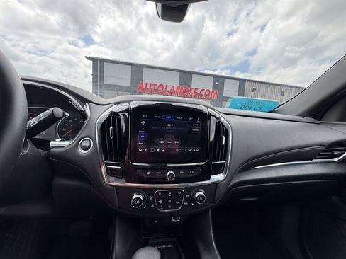 Used 2023 Chevrolet Traverse LT AWD/4WD image 12