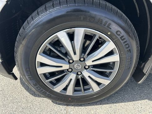 Used 2019 Nissan Pathfinder S AWD/4WD image 7