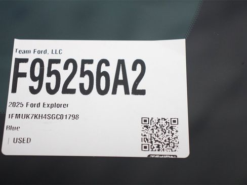 Certified 2025 Ford Explorer ST-Line w/ Premium Package image 30