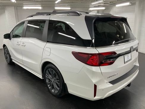Certified 2025 Honda Odyssey Touring image 6