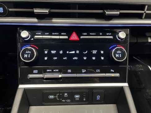 Used 2024 Hyundai Santa Fe Limited image 21