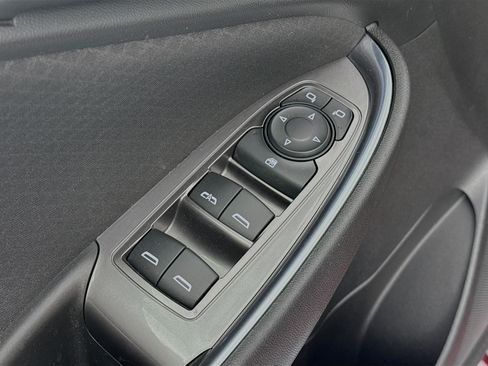 Used 2017 Chevrolet Malibu LT FWD image 16