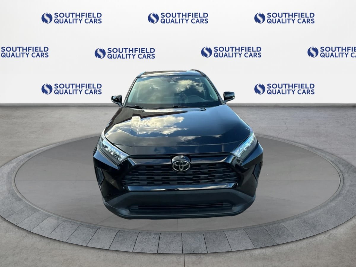 Used 2021 Toyota RAV4 LE AWD/4WD image 9