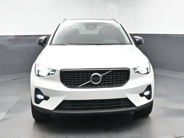 New 2026 Volvo XC40 B5 Plus w/ Climate Package AWD/4WD image 2