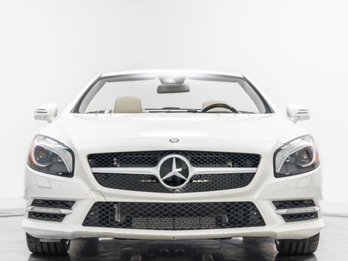 Used 2013 Mercedes-Benz SL 550 image 4