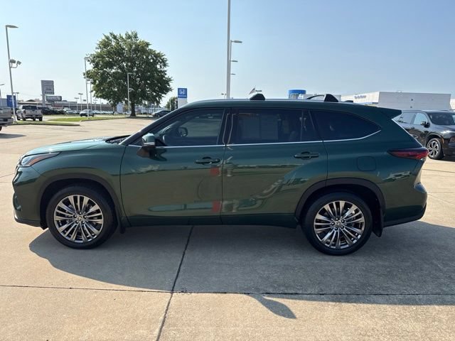Certified 2025 Toyota Highlander Platinum AWD/4WD image 5