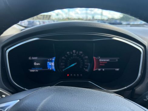 Used 2017 Ford Fusion Titanium AWD/4WD image 12
