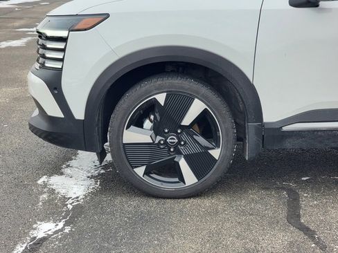 Used 2025 Nissan Kicks SR w/ SR Premium Package image 15