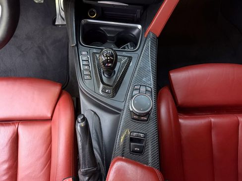 Used 2015 BMW M4 Convertible RWD image 21