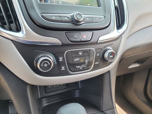 Used 2022 Chevrolet Equinox LT FWD image 19