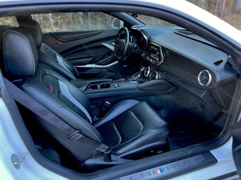 Used 2016 Chevrolet Camaro SS image 18
