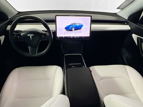 Used 2022 Tesla Model Y Long Range image 29