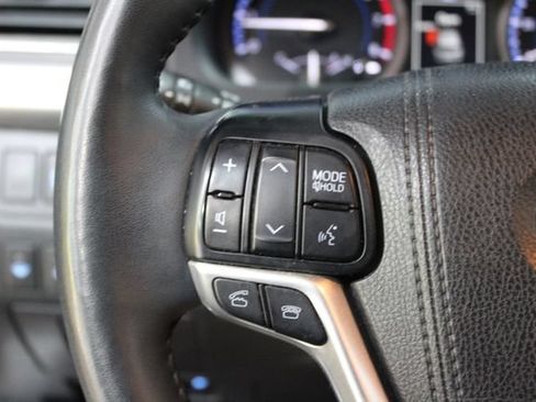 Used 2016 Toyota Highlander Limited AWD/4WD image 16