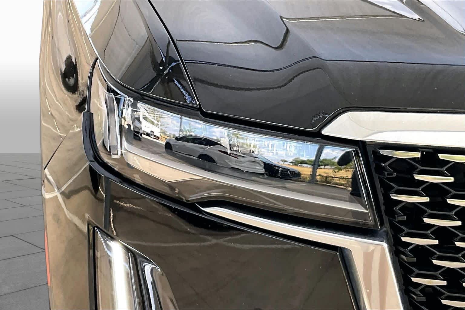 Used 2024 Cadillac Escalade Premium Luxury RWD image 27