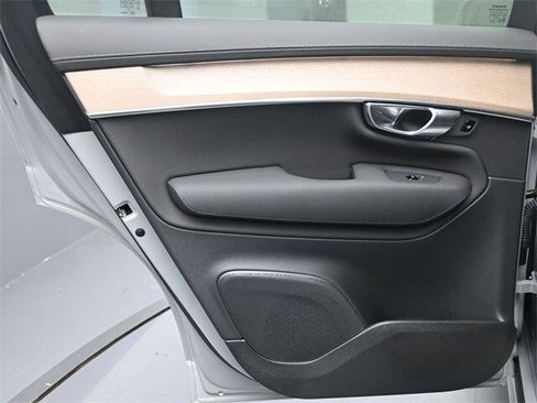 Certified 2025 Volvo XC90 B6 Core w/ Protection Package image 23