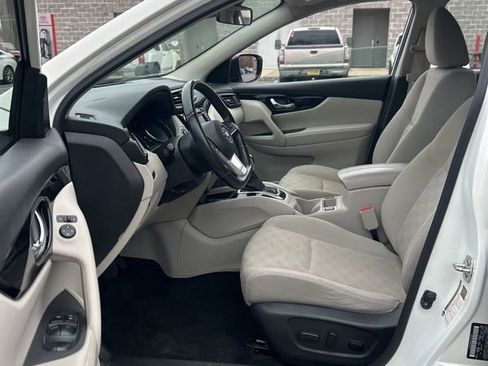 Used 2019 Nissan Rogue Sport SV w/ Technology Package image 6